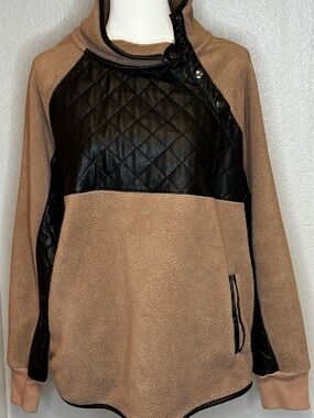 Abercrombie & Fitch Tan & Black Quilted Faux-Leather Trim Fleece Pullover Jacket